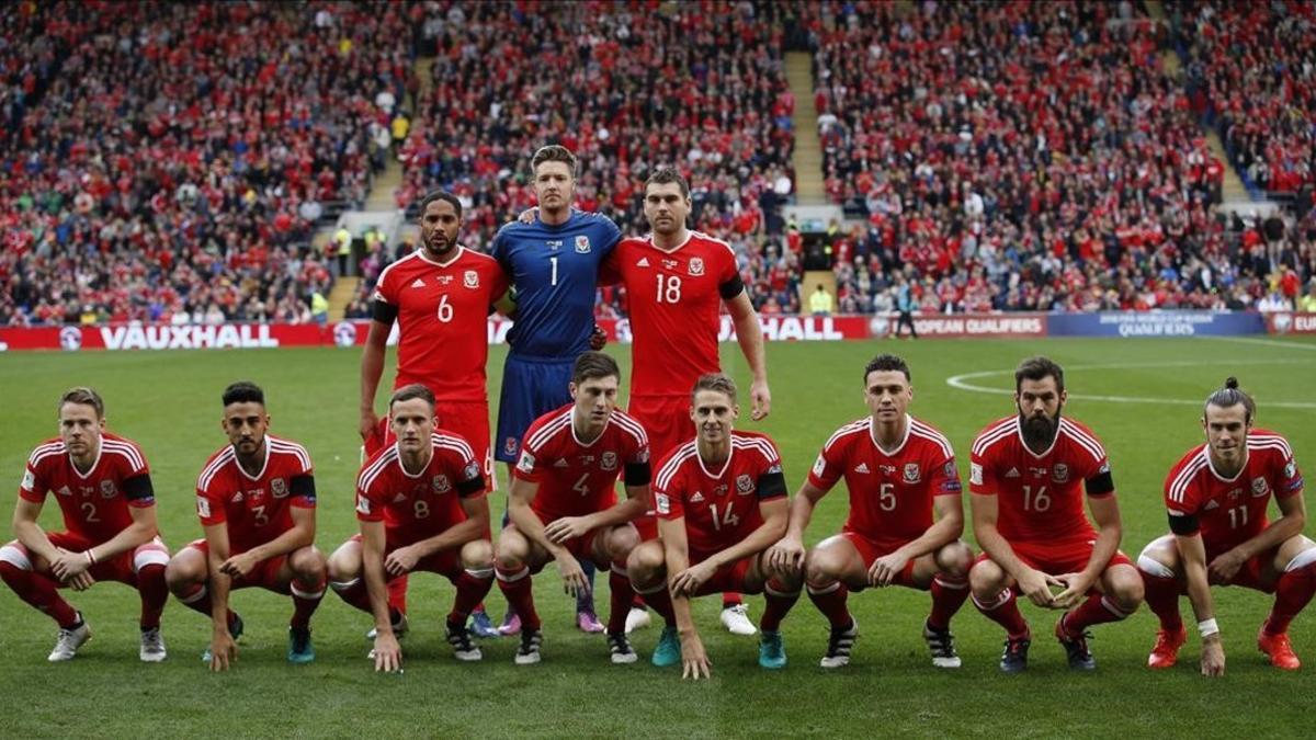 Los jugadores de Gales posan antes del partido contra Georgia en Cardiff.