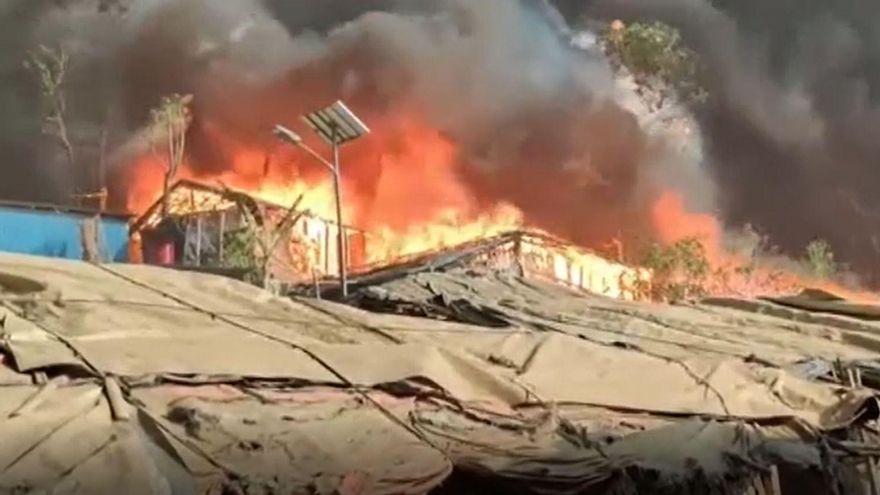 Siete muertos en un incendio en un campamento de refugiados rohingyas