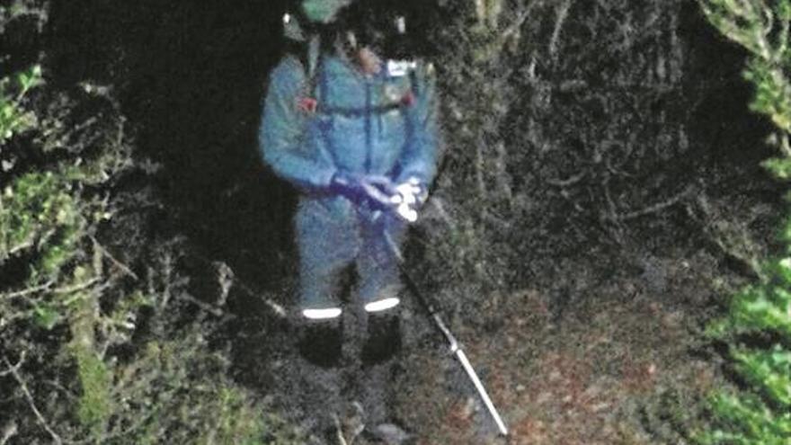 La Guardia Civil ‘se come las uvas’ rescatando a dos escaladores