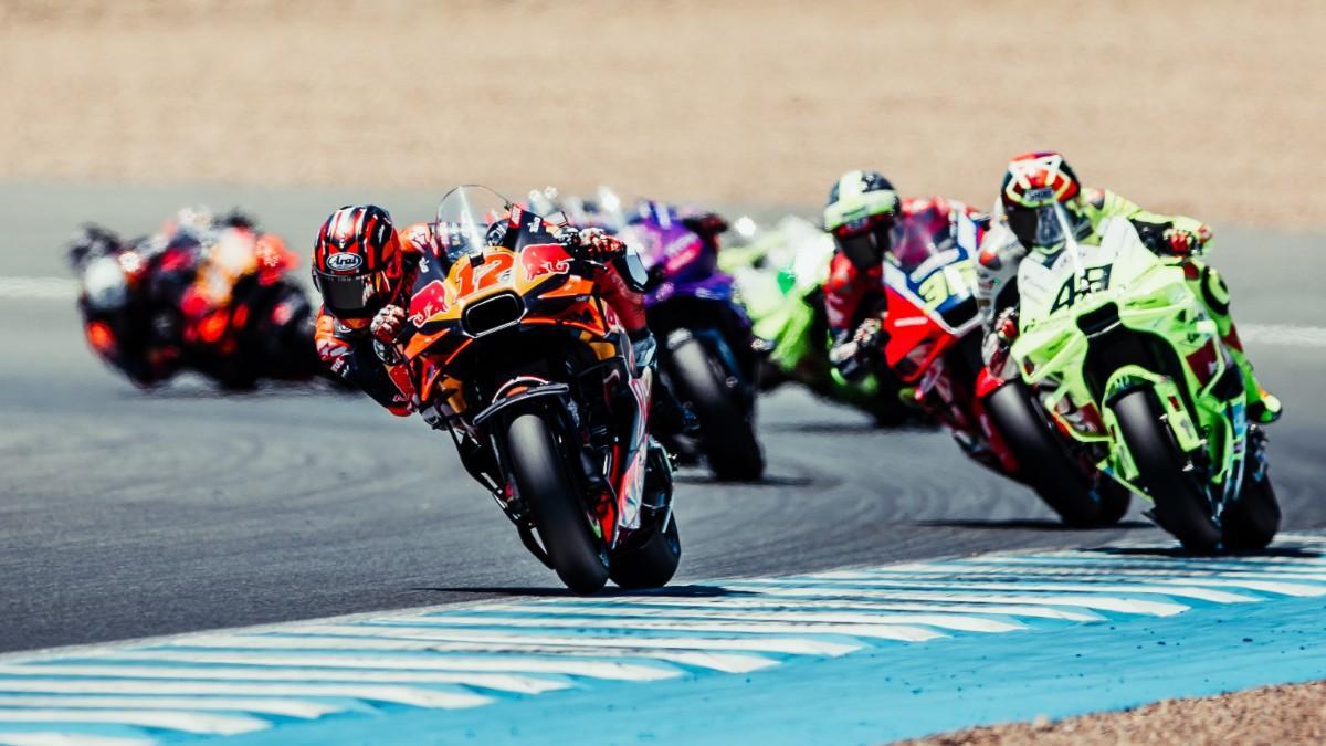 Maverick Viñales pilotando la KTM en el Gran Premio de España