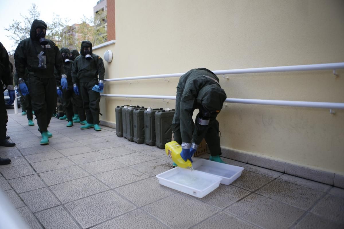 Desinfección de residencias por la Brigada Aragón I