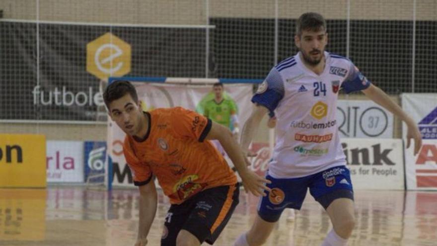 Adri Ortego, durante el partido de ayer ante el Ribera Navarra.