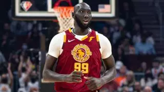 El tercer jugador más alto de la historia de la NBA está de vuelta