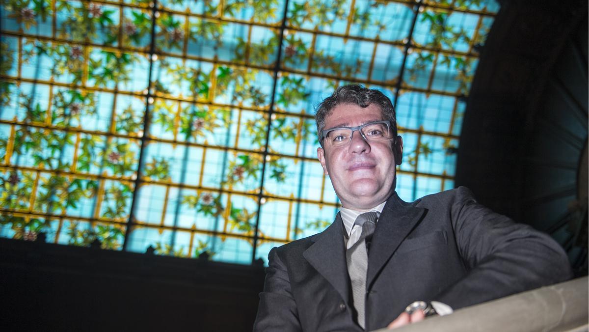 El ministre d’Energia, Álvaro Nadal, revisa l’impacte de l’atemptat de la Rambla sobre el turisme de la ciutat i el conflicte derivat dels pisos turístics, entre altres temes, a l’entrevista concedida a El Periódico.