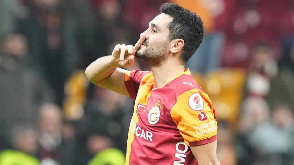 Gündogan celebra un gol con el Galatasaray