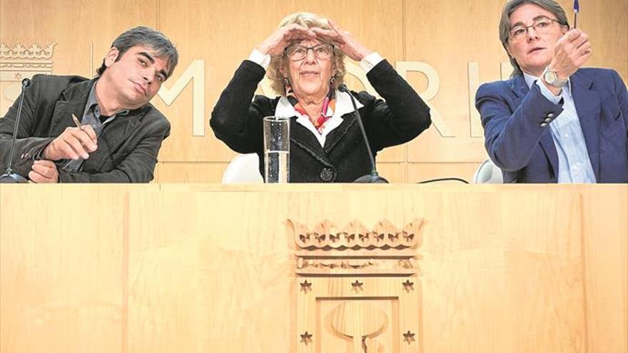 Carmena abre una crisis de gobierno en su Ayuntamiento