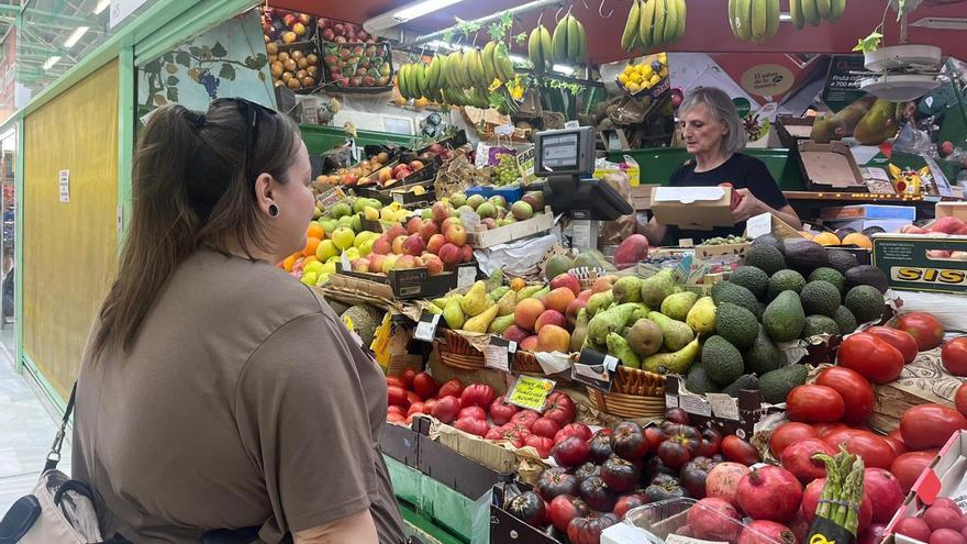 Vértigo ante el mostrador de las tiendas de alimentación en Asturias: "Todo sube"