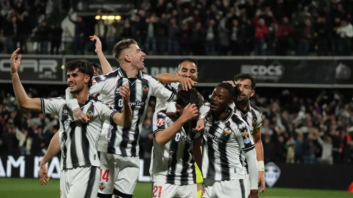 Así te hemos contado la victoria del Castellón ante el Dépor que le aúpa al liderato de LaLiga Hypermotion