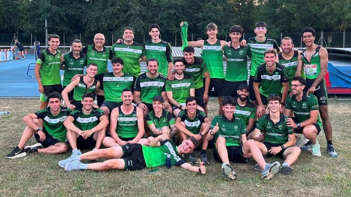 Componentes del equipo del Club de Atletismo Cordobés que ha logrado la permanencia en la Primera Nacional.