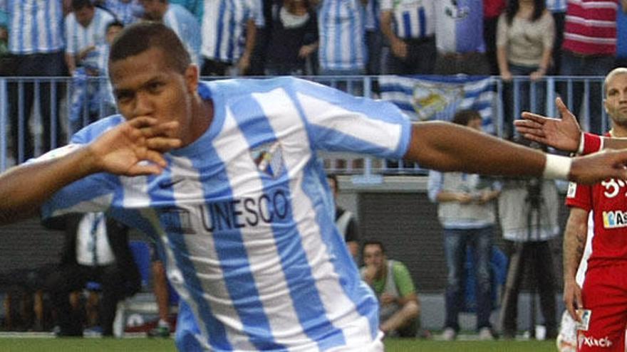 Salomón Rondón celebra el gol que clasificó al Málaga para la previa de la Champions.