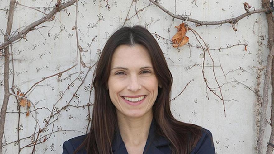 Isabel Soriano, psicóloga: "Si las vacaciones son el único momento de felicidad, quizás hay algo que revisar en nuestra rutina"