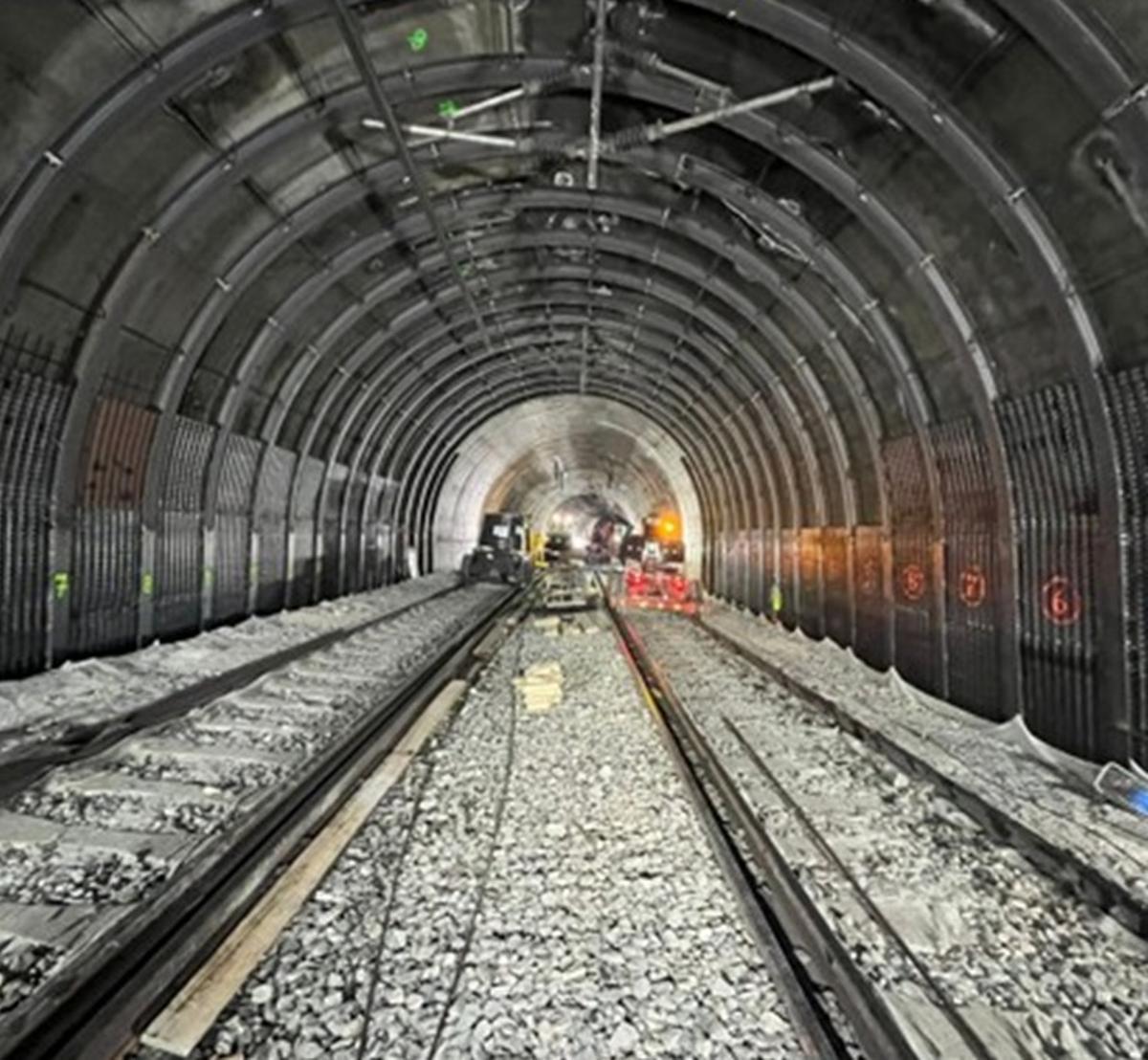 Imagen actual del túnel de Rubí, mientras se refuerza su estructura interna