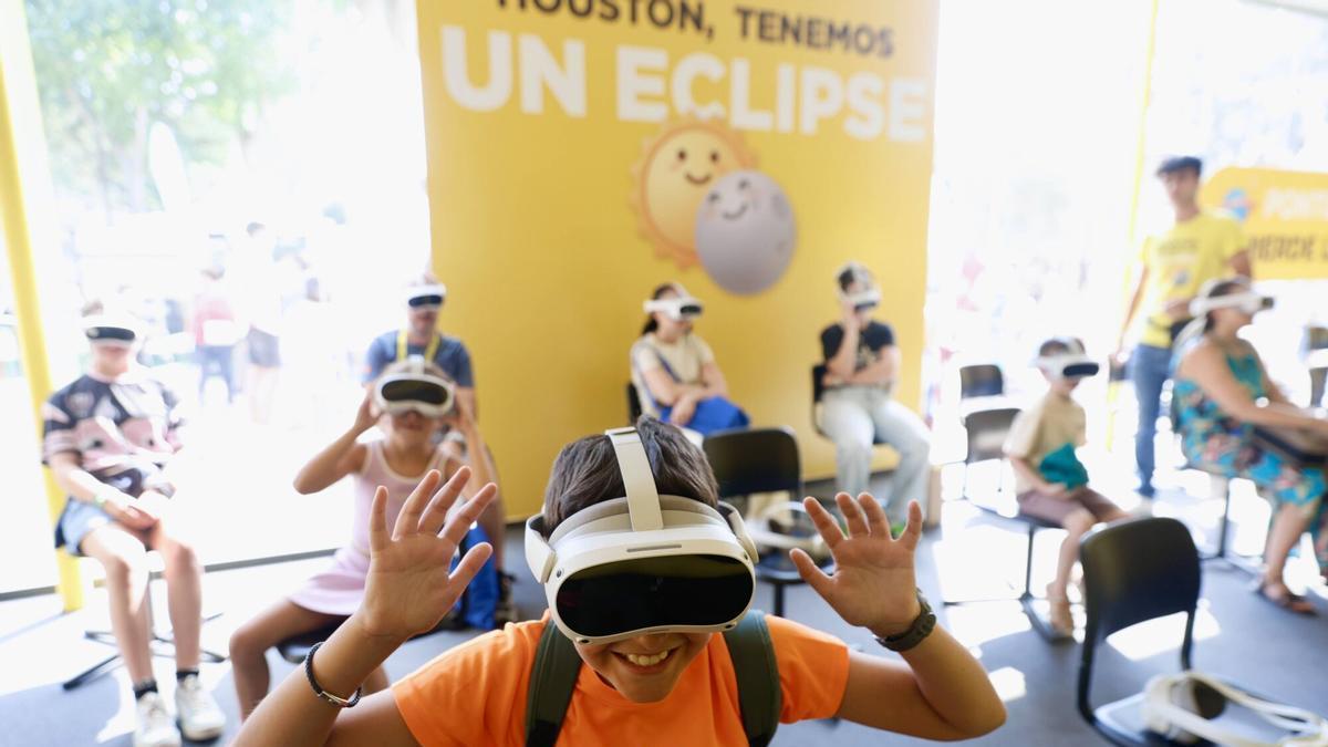 Los juegos vuelven a conquistar la Feria de Muestras: del ordeño de vacas a la realidad virtual