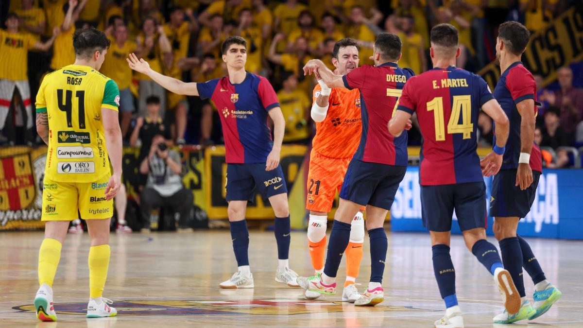Acción del primer partido entre Barça y Jaén