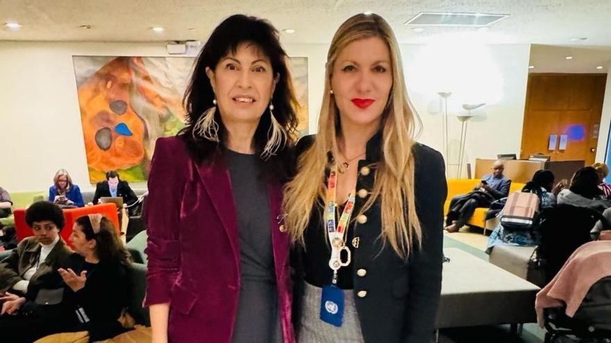 Pela izquierda, Ana Redondo y Begoña Fernández-Costales, nel actu organizáu pola ONU en Nueva York.