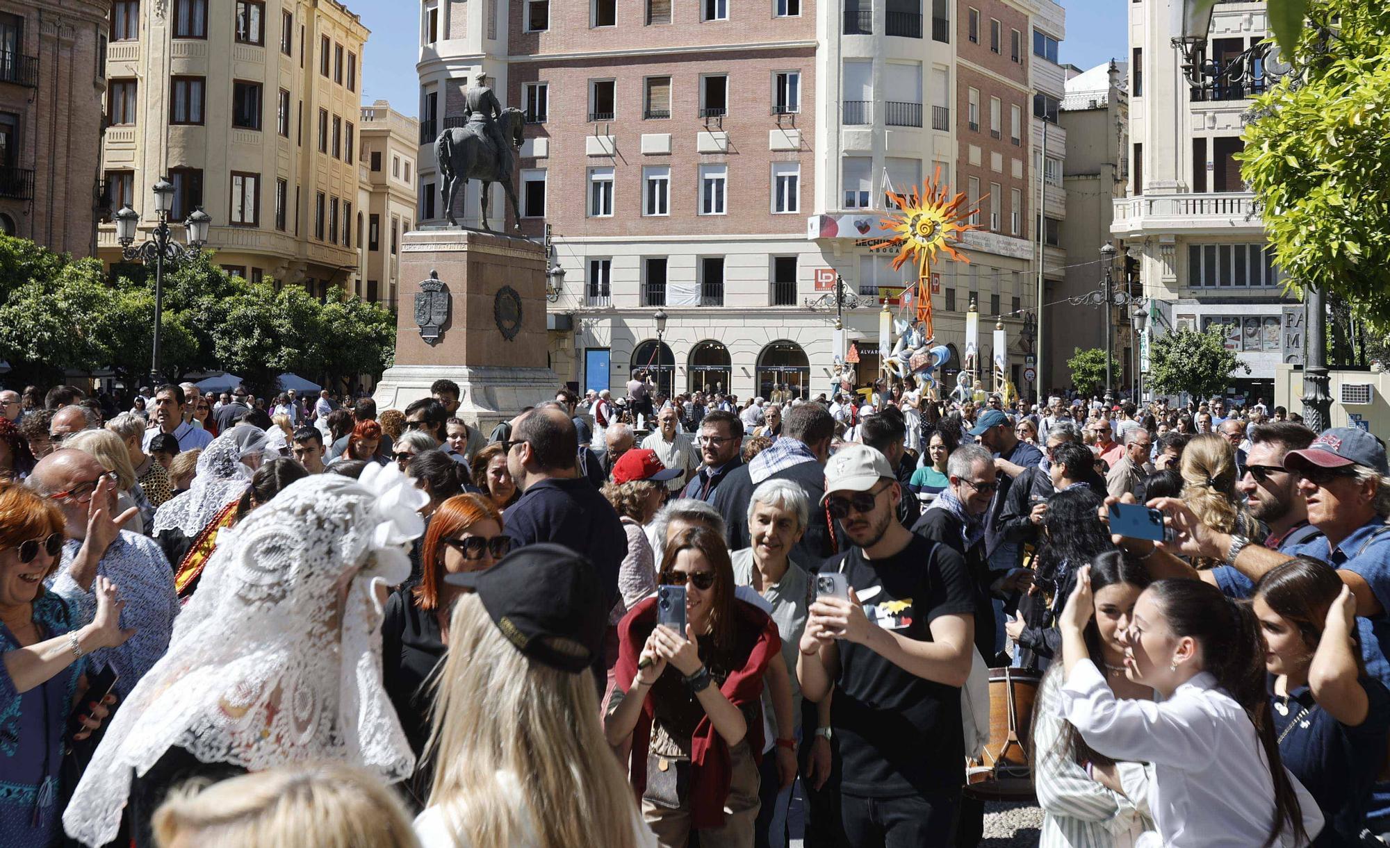 Segundo día de promoción de la fiesta alicantina en Córdoba