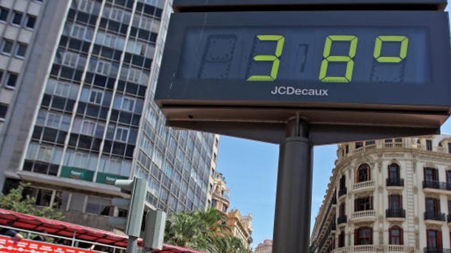 Más de media España superará hoy los 30 grados