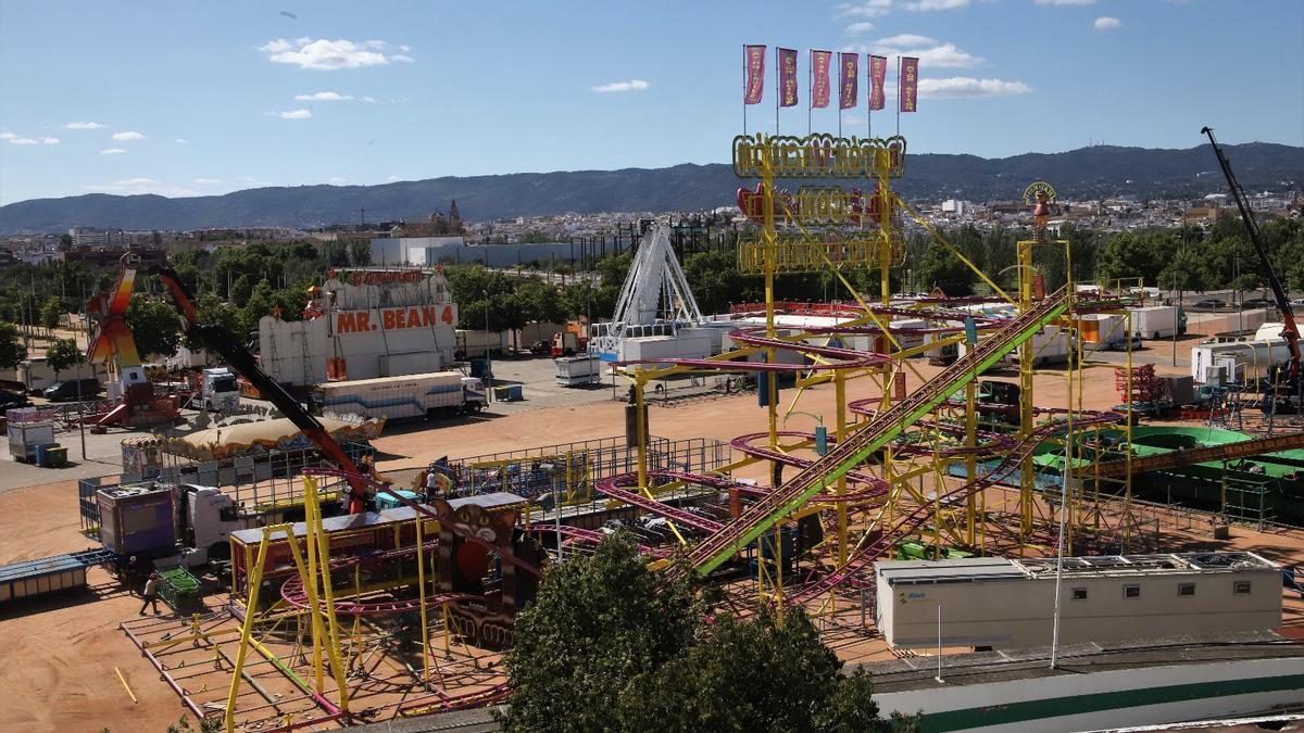 Vista aérea de las atracciones en El Arenal.