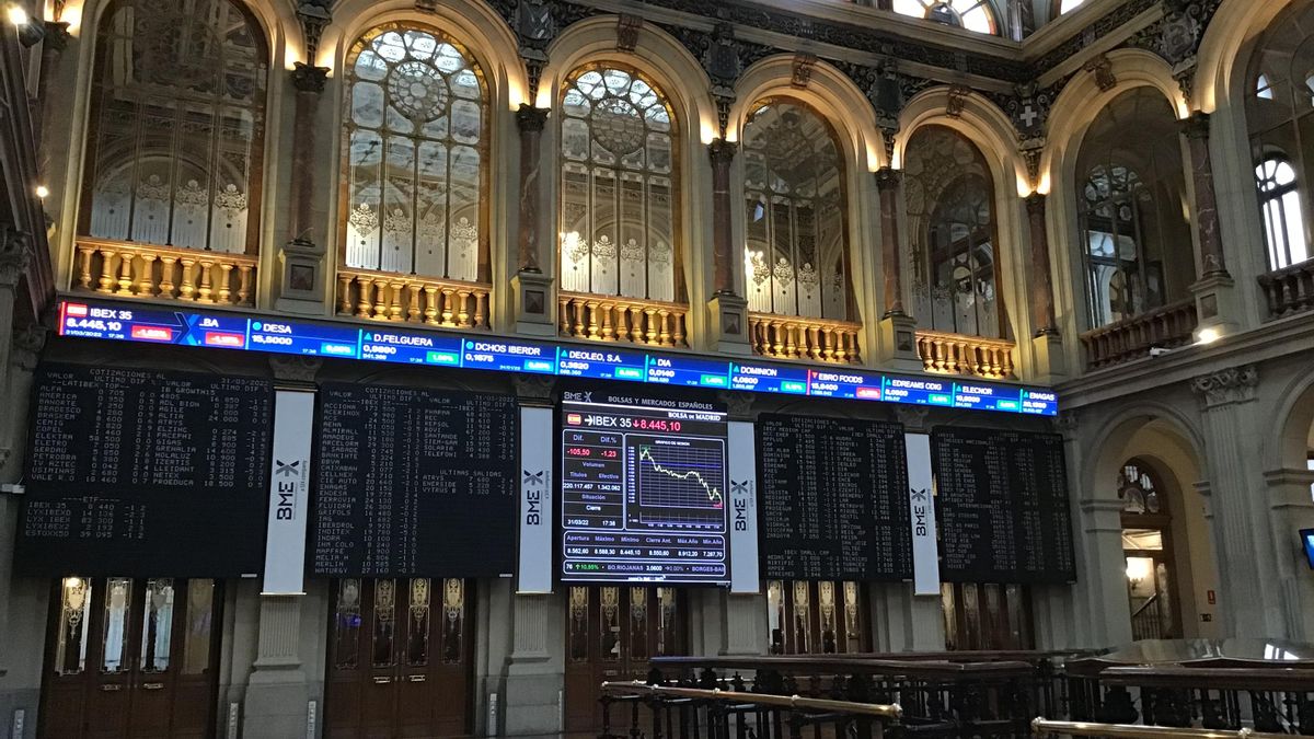Interior del Palacio de la Bolsa de Madrid.