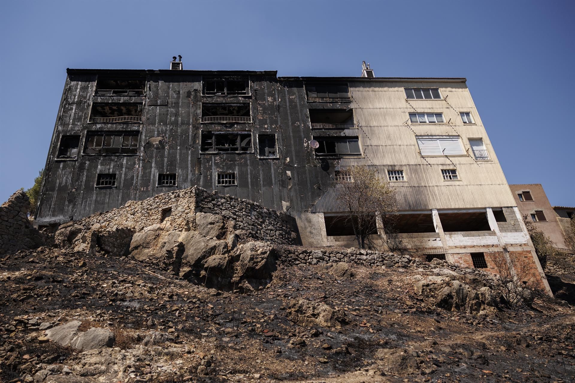 La vuelta de los vecinos de Bejís a sus casas en imágenes