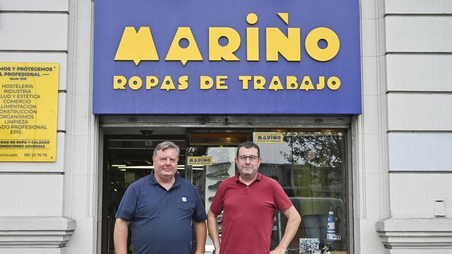 La tienda que nació de una tragedia y ya roza el siglo en A Coruña: "Hay que ser un héroe para abrir un negocio"