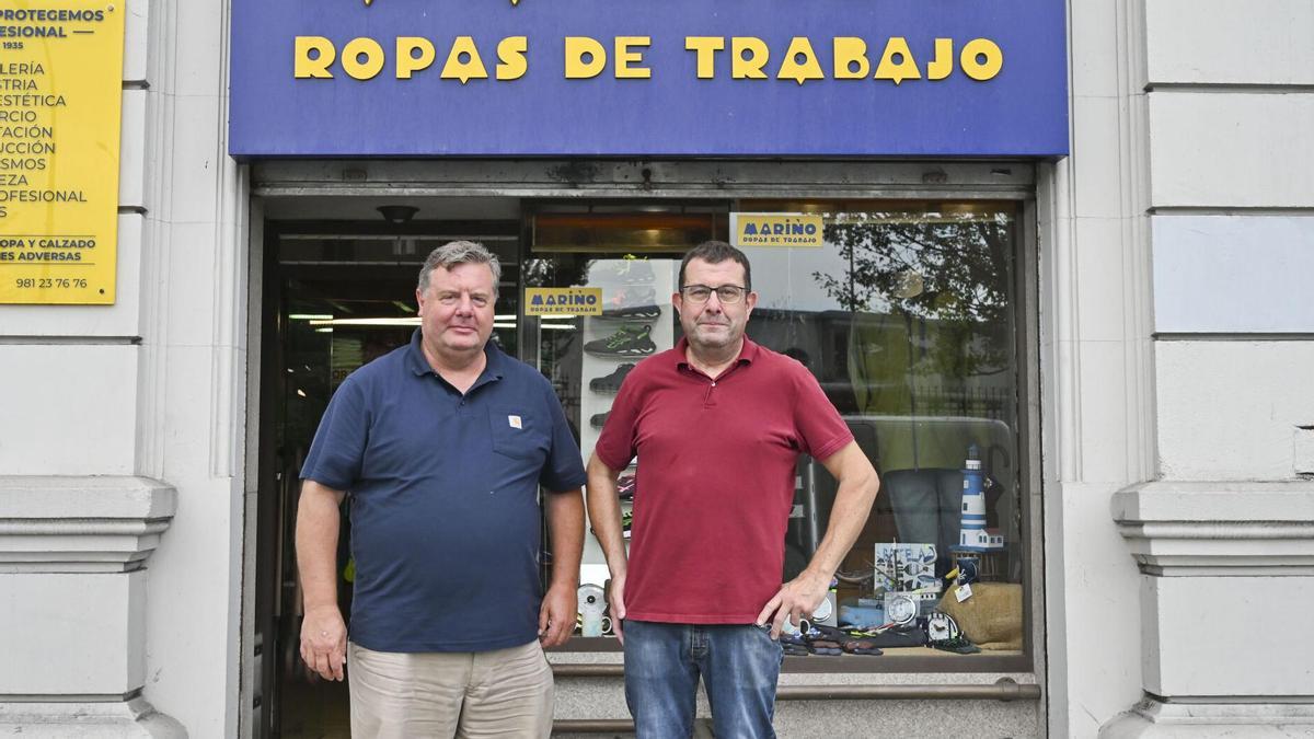 La tienda que nació de una tragedia y ya roza el siglo en A Coruña: "Hay que ser un héroe para abrir un negocio"