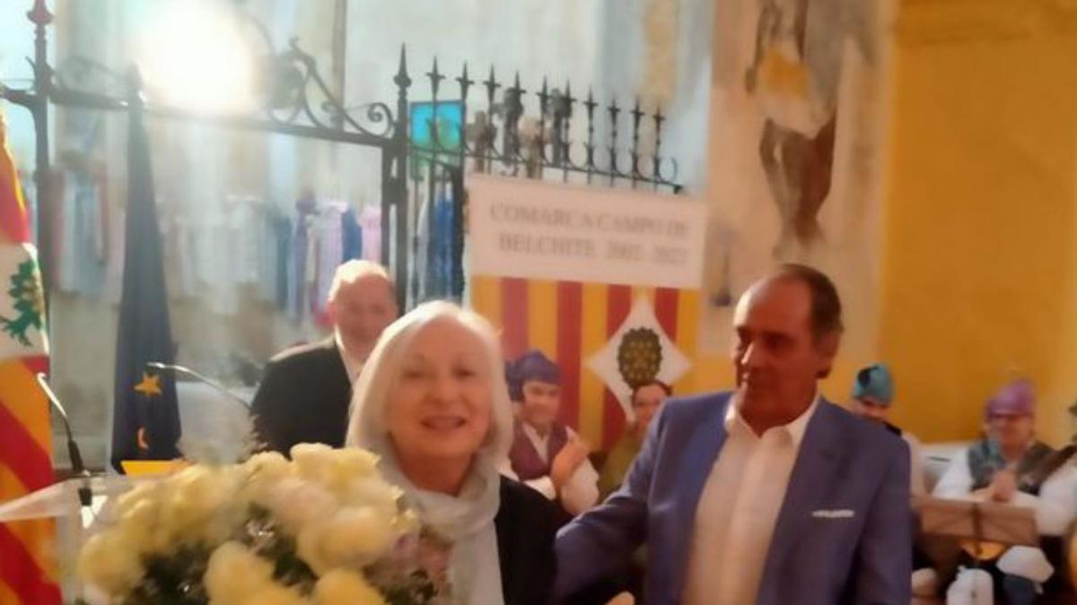 La mujer de Baltasar recibió un ramo de flores. |   