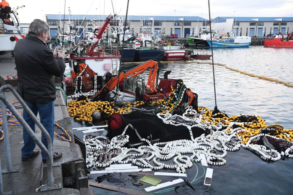 El cerquero ''Montserrat Morenita'' se hunde