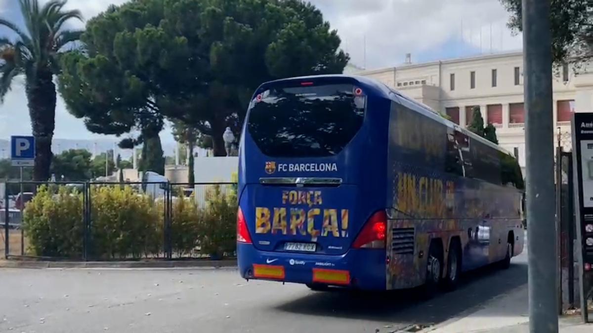 Insultos a Dembélé a la llegada del Barça a Montjuïc