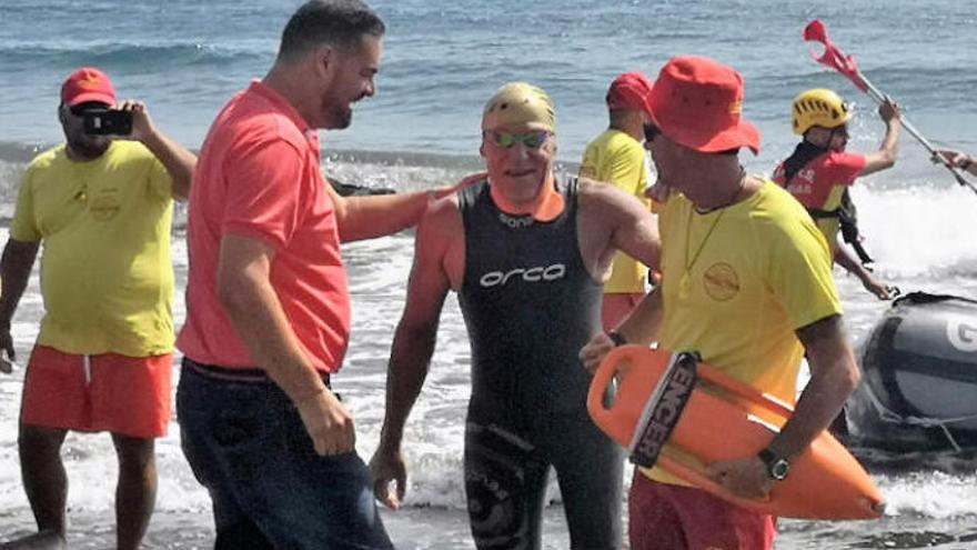 Carmelo Santana, a su llegada esta semana a Telde durante su travesía a nado alrededor de Gran Canaria.