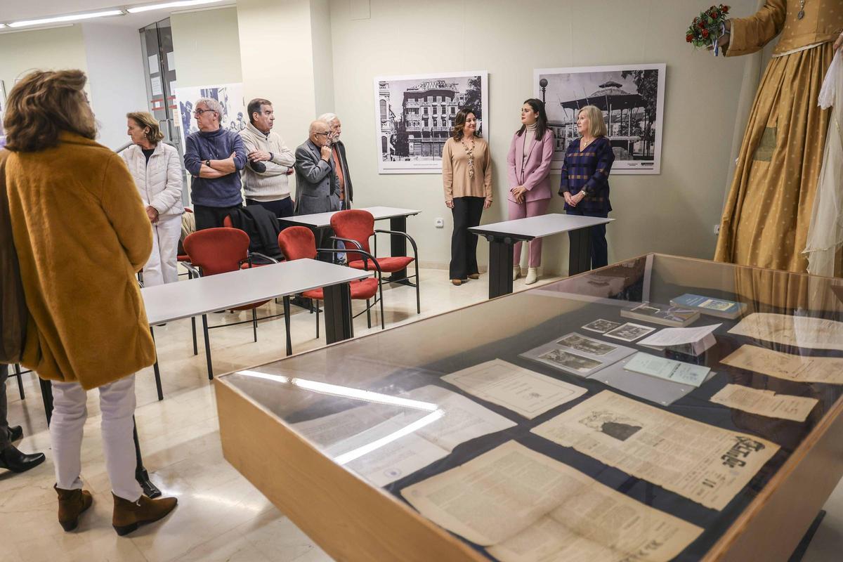 El Archivo Municipal inaugura la exposición "120 años de Periodismo en Alicante" en colaboración con la APPA. El Archivo Municipal inaugura la exposición "120 años de Periodismo en Alicante" en colaboración con la APPA.