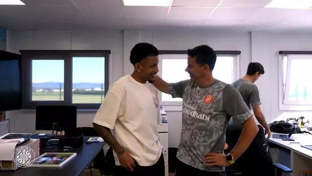 El reencuentro entre Míchel y Savinho.