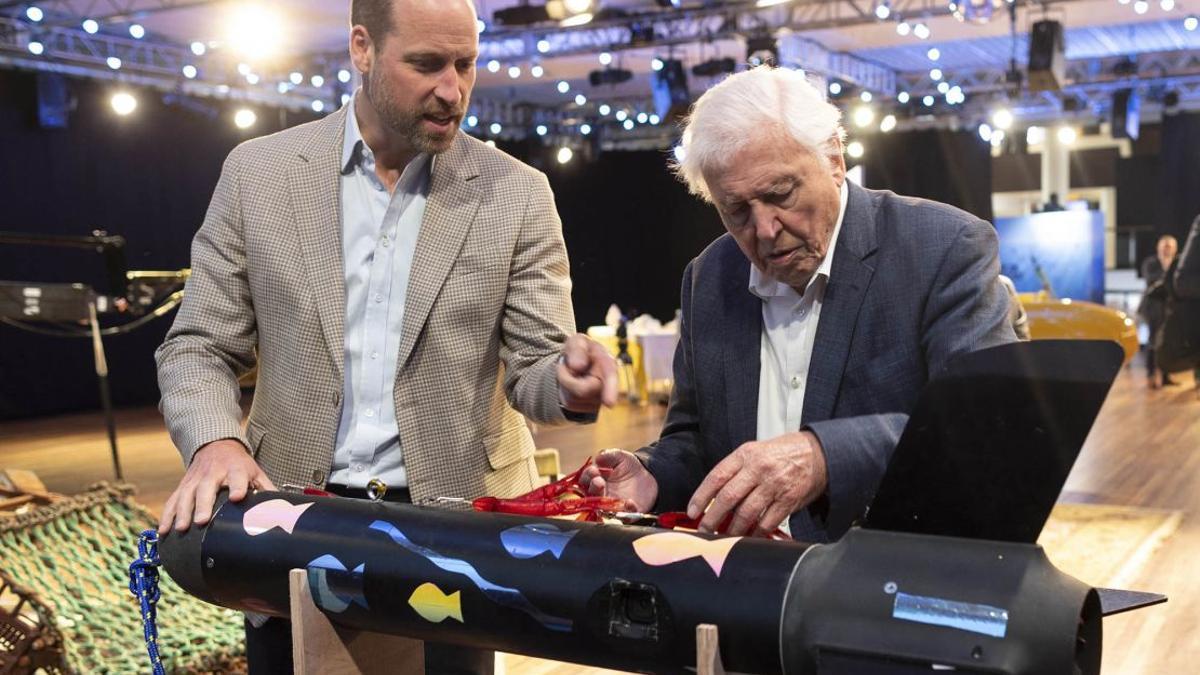 El príncipe Guillermo y David Attenborough.