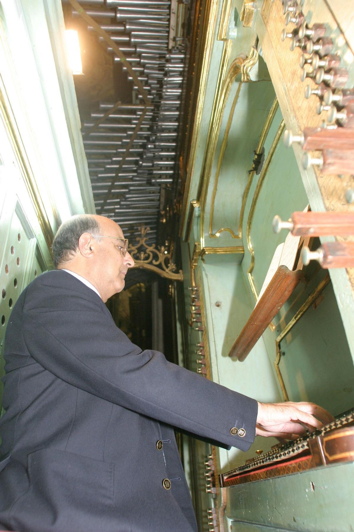 En 2003, el año en que fue designado organista titular de la Catedral de Málaga.