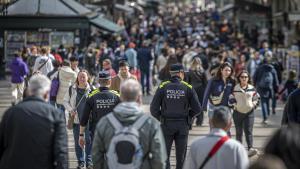 Una patrulla de la Guàrdia Urbana patrullando por las Ramblas de Barcelona