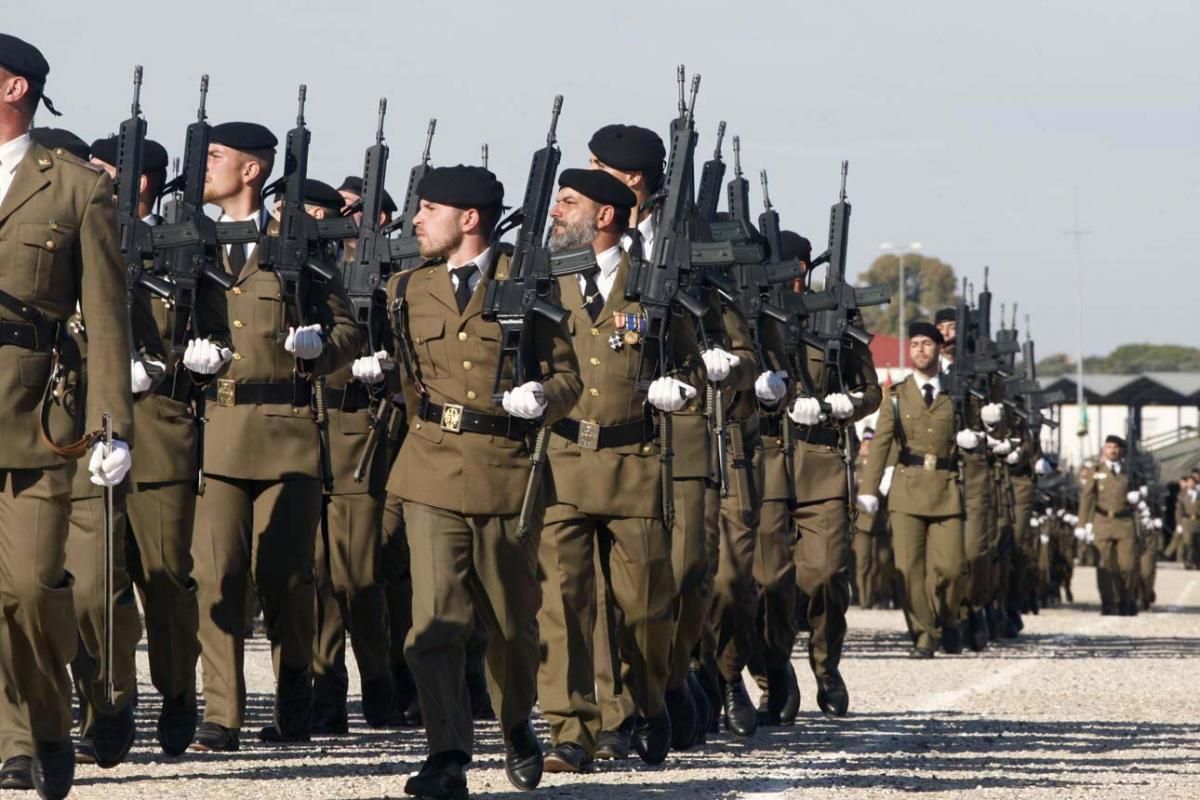 Parada militar en Cerro Muriano con motivo de la Inmaculada, patrona de la Infantería