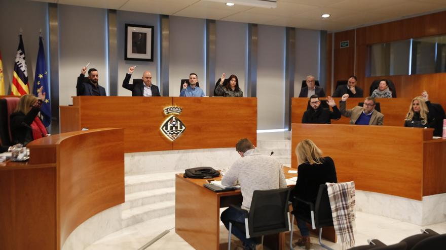 El PSOE se desmarca de la propuesta del Consell de limitar la entrada de vehículos en Ibiza