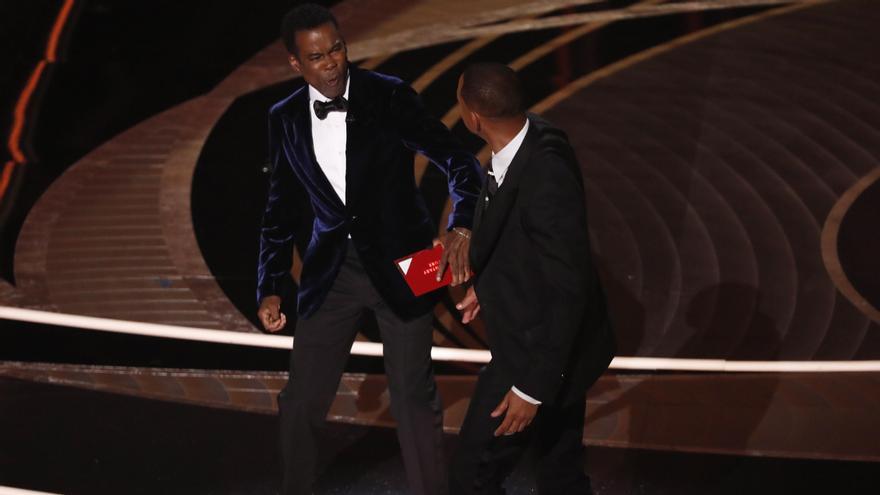 El bofetón de Will Smith a Chris Rock protagoniza los Oscar 2022