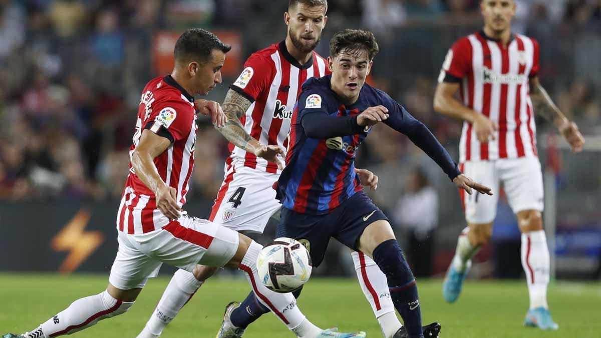 Gavi, en una acción del último Barça - Athletic