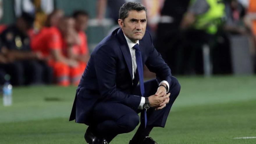 Ernesto Valverde, con gesto serio en Sevilla