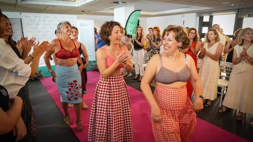 EN VÍDEO | Las supervivientes del cáncer de mama toman las pasarelas en Badajoz