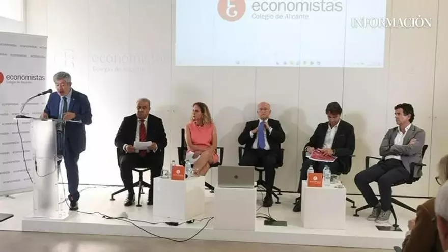 Jornada sobre alquiler de vivienda, ocupación ilegal y vivienda social organizada por el Colegio de Economistas