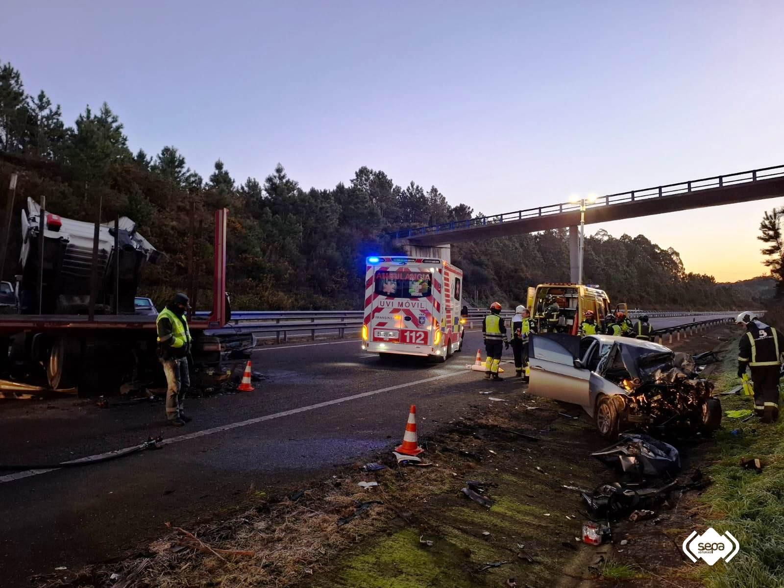 EN IMÁGENES: Accidente en la Autovía del Cantábrico a la altura de Tapia