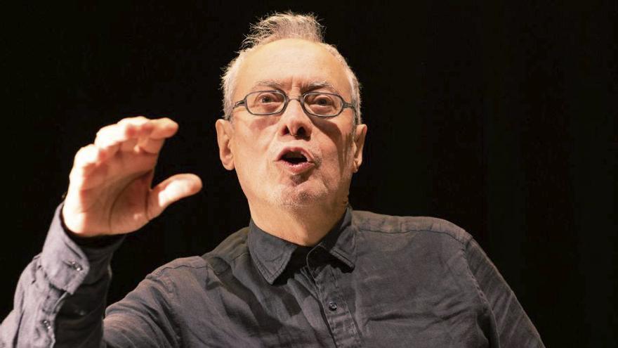 Quico Cadaval: «Antes, a xente poderosa era pomposa, agora son paiasos»