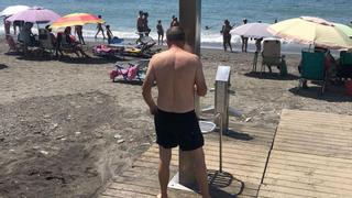 Málaga sufre las primeras cancelaciones de reservas por la falta de duchas en varias playas