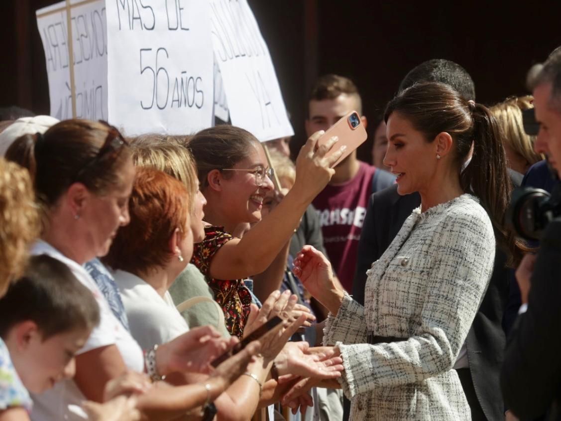 La Reina Letizia inaugura el curso de FP en el Cislan de Langreo