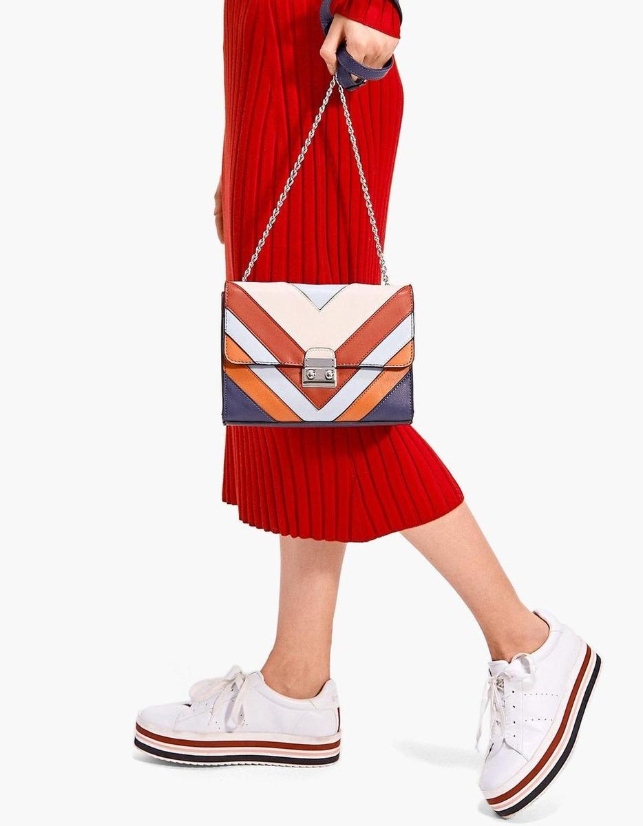 Bolso tricolor (Precio: 12,99 euros)