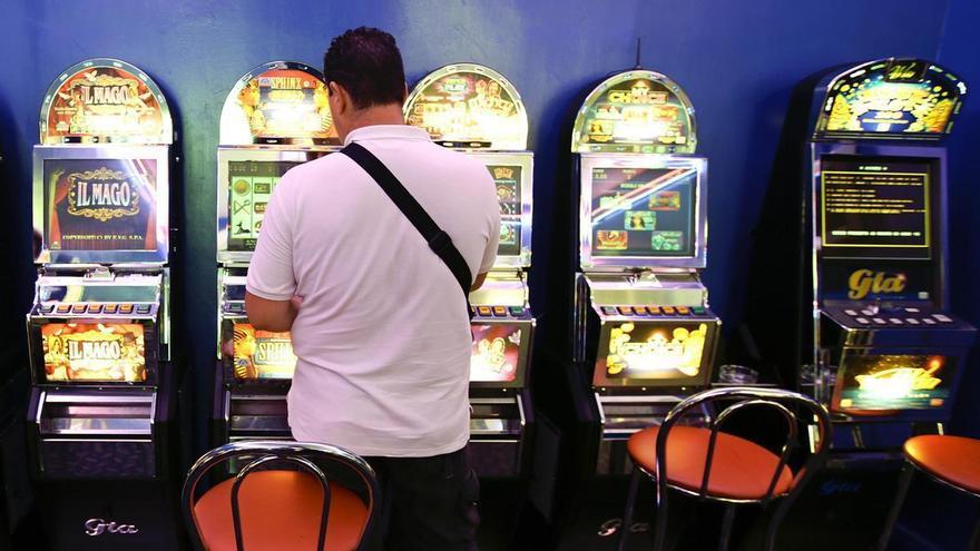 Un ludópata en rehabilitación: &quot;Nunca me limitaron sacar de mi dinero en las salas de juegos&quot;