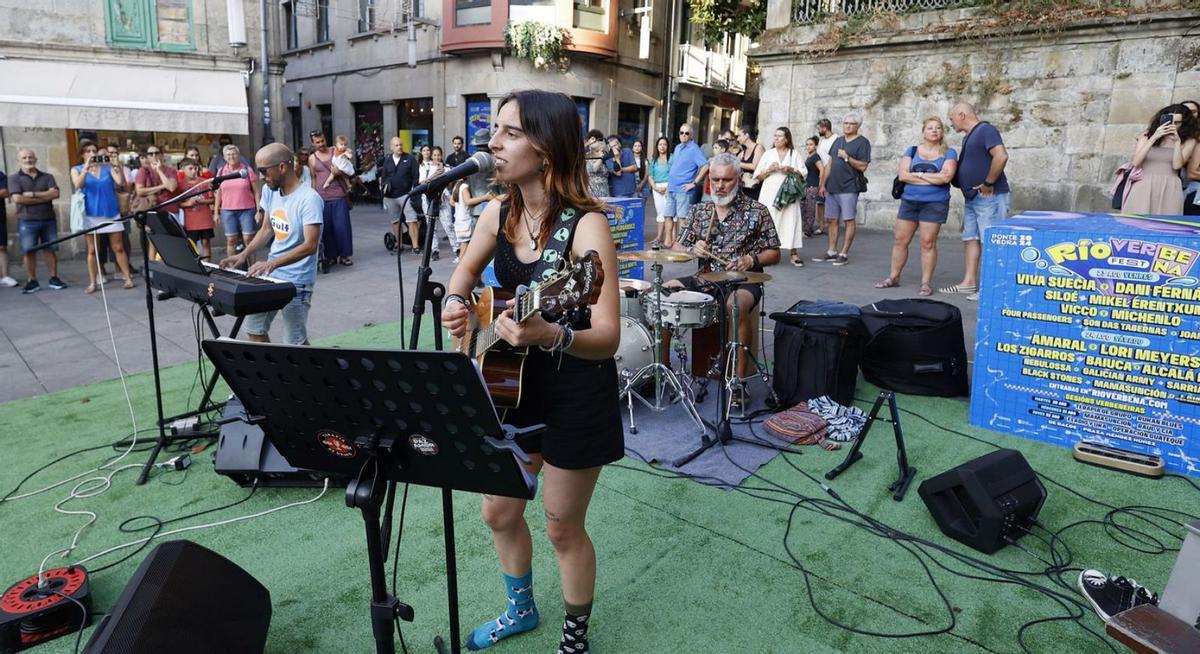 Uno de los conciertos celebrados ayer en la plaza de Méndez Núñez.   | // GUSTAVO SANTOS