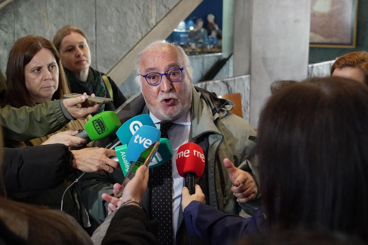 El director general de Tráfico, Pere Navarro, inaugura en A Coruña la jornada Peatones y Seguridad Vial.